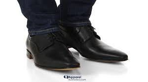 10 Shoes To Wear With Jeans: The Complete Guide
