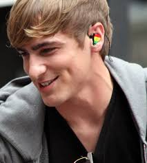 "LOVE IS ON IT'S WAY" (NICK Y TU... O KENDALL SCHMIDT Y TU..??)  - Página 13 Images?q=tbn:ANd9GcRsm5lawuv8s9MTyRG-an1BTn2TNrL6TlCkHOTOcXRAp8iLljee8A