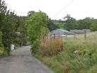 An unusual farm drive, - via Daymix