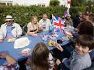 A youngster makes a patriotic - via Daymix