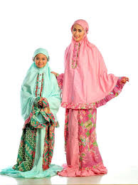 Contoh Baju Muslim Batik Untuk Pria dan Wanita