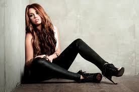 Miley Cyrus - Page 3 Images?q=tbn:ANd9GcS1G5fnVf2zRXD9j-kONja2JHCZz98V40UYcd_sVbOBr0lHpMGe