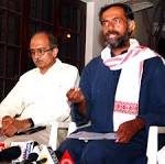 AAP Admits Knives are Out for Arvind Kejriwal
