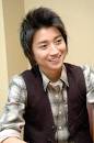 と話す藤原竜也＝東京都内