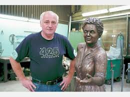Josef Volmer und sein Team haben Bronzestatue der Schauspielerin ...