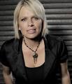 Beccy Cole performs a duet