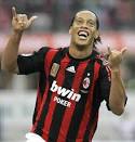 http://2.bp.blogspot.com/-GURqz7yrUic/TgjFh92I3CI/AAAAAAAAAU8/bRg9ECtLUDI/s1600/ronaldinho_handgestures_ACMilan2.jpg