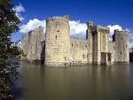 Bodiam Castle and Moat East Sussex England picture, Bodiam Castle ...
