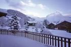 alpine snow scene - via Daymix