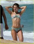 http://images2.fanpop.com/images/photos/7000000/Mena-mena-suvari-7013736-936-1222.jpg