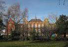 The school closed in 2007. - via Daymix