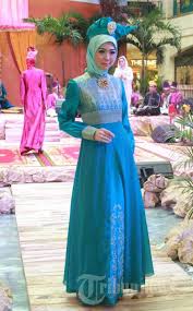 Pray Travel Love: In love with songket - Baju sanding