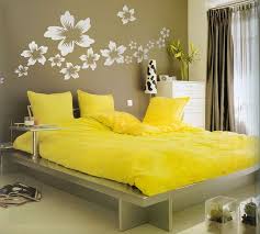 beautiful wall decoration ideas for bedroom with yellow flowers ...