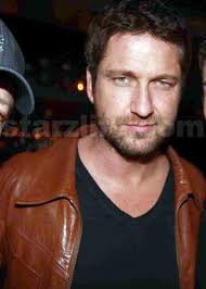 Double Douche Duet: Gerard Butler and John Meyer Sing Together Gerard Butler, as self obsessed actors are prone to do, threw himself a huge party at The ... - 091409_SL_Deleon01