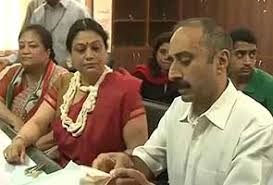 ... will contest elections against the Gujarat Chief Minister from his constituency Maninagar in Ahmedabad. Shwetha Bhatt is the Congress\u0026#39; candidate. - Sanjiv_bhatt_with_wife295