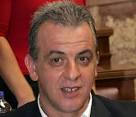 Δεν γνώριζα ότι έχουμε Υφυπουργό ονόματι Μανώλη Οθωνα. Ομως έχουμε.