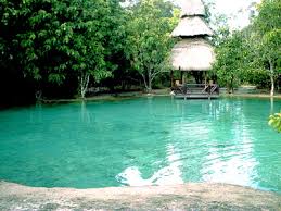 สระมรกต