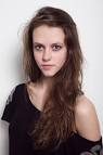 Louise O'Neill is an enigma. With an Irish surname, she is from Paris but is ... - louise_uno_25jan11_16