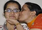 ... Kendra Pre University College, Celebrating with her mother Shaila Bhatt, ... - 24BGBGTOPPER_2_1091917g