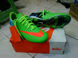 Jual Sepatu Bola Nike, Hypervenom KW Super | Grosir sepatu futsal ...