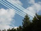 Con trails of six of the Red - via Daymix
