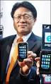 Ahn Seung-kwon, CEO of LG Electronics Mobile Communications, shows the new ... - 090611_p18_LG