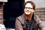 http://userserve-ak.last.fm/serve/_/27501793/Guus%2BMeeuwis%2Bfoto_guus_meeuwis_leontien_sla.jpg