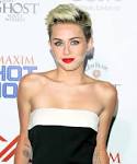 MILEY CYRUS Photo - Celebrity Makeup Malfunctions - Us Weekly