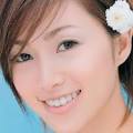 中新网12月22日电有人主动拿着疑似酒井法子的“口交性爱光盘”向周刊兜售，光盘内容