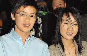 Former actress, Fennie Yuen (袁潔瑩) started a high-profile lesbian relationship with Yuen Ka Yan (阮嘉欣), sister-in-law of socialite Yvette Yung (榮文蔚), ... - 20955_500