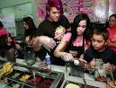 Cash-strapped OCTOMOM Nadya Suleman drags along her 14 kids to ...