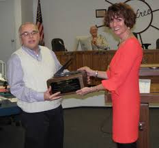 DAVID SCHWAN AND JO GEMMILL As Gemmill concluded her presentation, Mayor David Schwan came down from the dais and presented Gemmill with a large sundial ... - DavidSchwan_JoGemmill