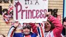 Royal baby: William and Kate present daughter to the world - BBC News