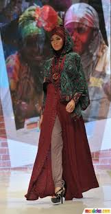 BERITA TERBARU: Fashion show busana muslim