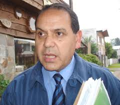 Docente del Liceo Fernando Santiván ÁNGEL TORO MUÑOZ FUE ELECTO PRESIDENTE REGIONAL DEL COLEGIO DE PROFESORES. Profesor Angel Toro Muñoz. 14/10/2010 - toro