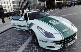 Depois de Lamborghini, pol&iacute;cia de Dubai compra Ferrari de R$ 2,5 ...