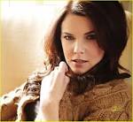 http://images2.fanpop.com/image/photos/11300000/Lauren-lauren-graham-11311165-1222-1123.jpg