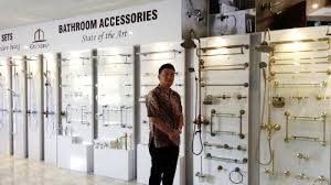 Aneka Aksesoris Kamar Mandi Dikemas Beli Satu Gratis Satu - Tribun ...