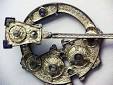 Brooch - Wikipedia, the free encyclopedia