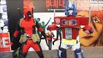 SDCC &#39; 13 | Deadpool dances, fights his way th