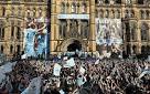 Just like Carlos Tevez to rain on Manchester City's parade of ...