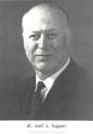 Earl Tupper.jpg
