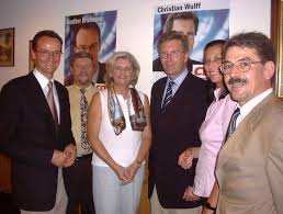 Bild: v.l. Gunther Krichbaum, Karl-Heinz Lindner, - , Christian Wulff, Barbara Casper, Armin Mast
