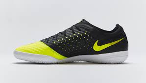 Sepatu Futsal Nike Terbaru 2015 Elastico Finale III Volt Black ...