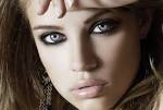 Xenia Tchoumitcheva - Girls