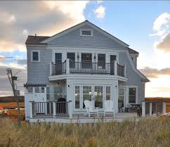 Dream Beach Cottage with Neutral Coastal Decor - Home Bunch - An ...