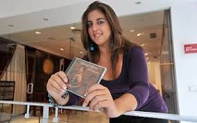 Marisol Segura presenta \u0026#39;La vida mía\u0026#39;. A TRIUNFAR. La cantante lorquina con su disco en la presentación. MI PERIÓDICO DIGITAL - 2093238