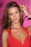 http://www.stud-center.com/wallpaper/rosie-huntington-whiteley/rosie-huntington-whiteley-21494.jpg