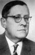 Hans, deutscher Bodenkundler, * 4.11.1904 Breslau, † 30.7.1963 Giessen; ...