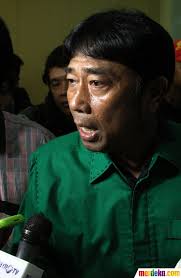 Ketua DPW Jakarta H. Lulung ketika bersitegang dengan kubu Ketua DPW PPP Jawa Barat Rahmat Yasin dan Wakil Ketua Umum PPP Emron Pangkapi yang sedang memberi ... - haji-lulung-marah-minta-rahmat-yasin-ditangkap-003-dru